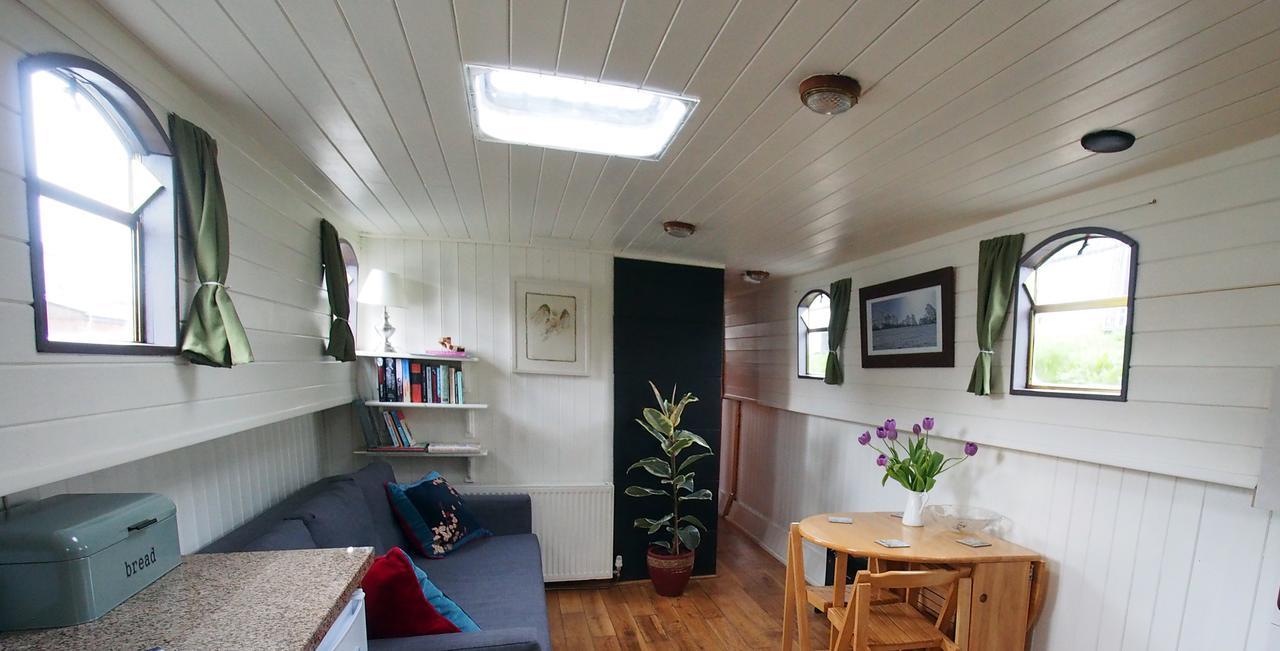 Hotel Roisin Dubh Houseboat Sallins Exterior foto